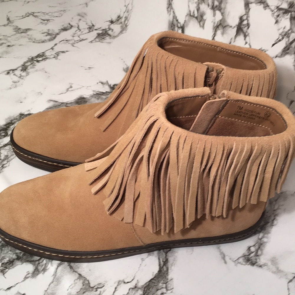 Aerosoles new ankle leather sued boots, size 7.